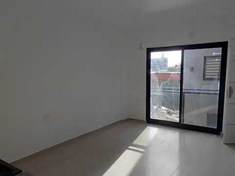 Departamento en Alquiler en Villa Luzuriaga, $ 590.000