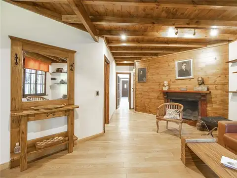 Casa en Venta con 6 cocheras