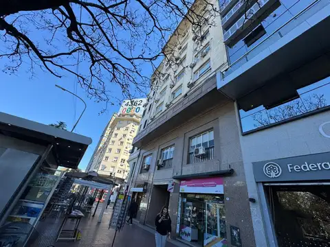 Cerrito 800