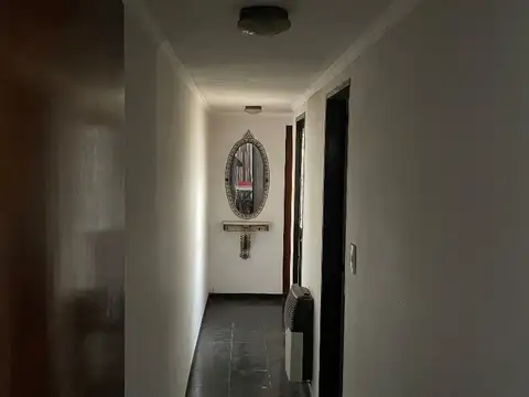 Departamento interno y local al frente sobre avenida