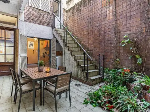 PH EN VENTA CON PATIO BOYACA Y AVELLANEDA. APTO PROFESIONAL