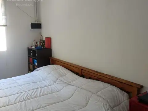 Casa al frente con cochera