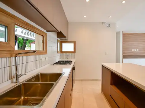 Casa a estrenar Parque San Martin 3 dormitorios