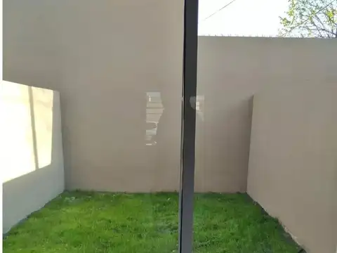 Venta duplex 3 ambientes con patio y cochera
