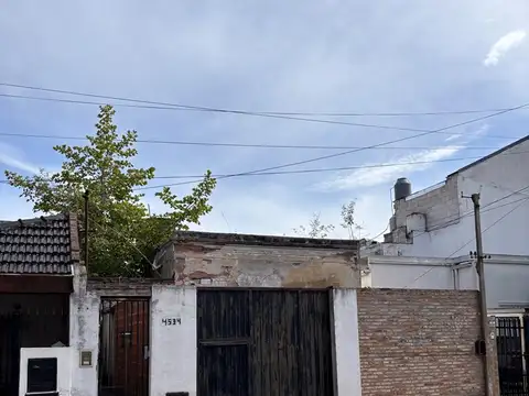 Casa  en Venta en Caseros, Tres de Febrero, G.B.A. Zona Oeste