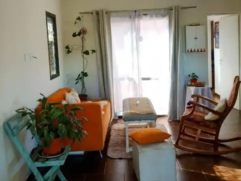 Casa 2 ambientes con 1 baño