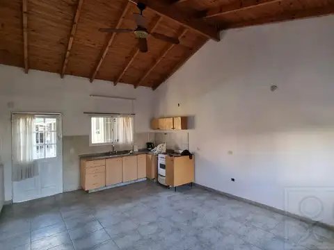 Casa 3 ambientes con 1 baño