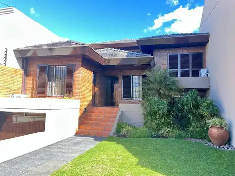 Chalet impecable y tradicional en Castelar Norte
