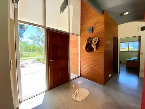 Casa 7 ambientes con 4 baños