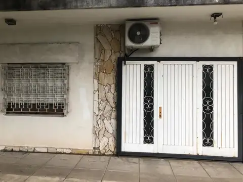 Depto Tipo Casa en Venta con 1 cocheras