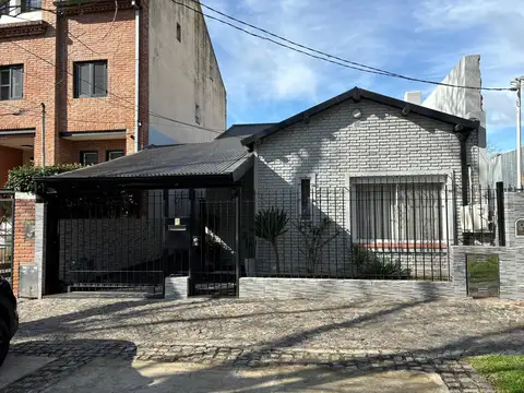 Casa en Venta en La Lucila, USD 405.000