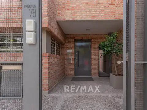 Hipólito Yrigoyen 100