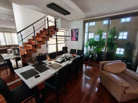 Casa 7 ambientes con 4 baños