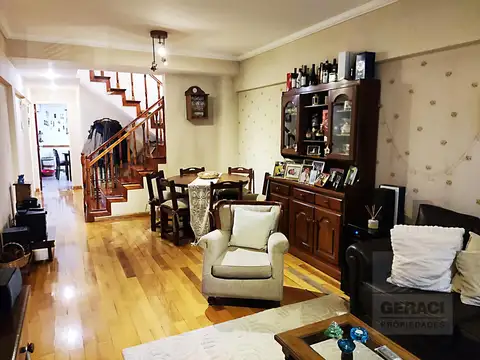 Depto Tipo Casa en Venta con 1 cocheras