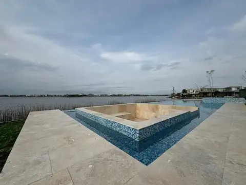 Extraordinaria casa en Barrio Marinas 5 dorm en suite