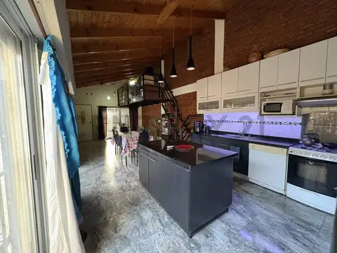 Casa Multifamiliar 6 Ambientes en Venta en Rafael Castillo