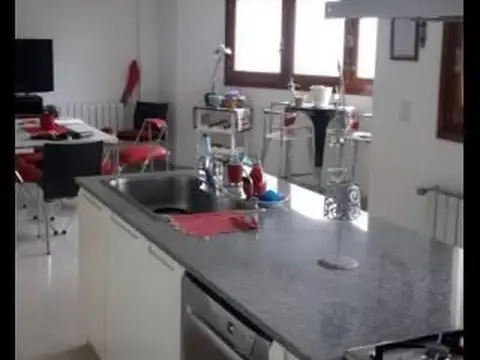 Casa 10 ambientes con 5 baños