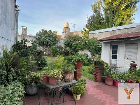 Casa en venta - 3 Dormitorios 3 Baños - 430Mts2 - Mar del Plata
