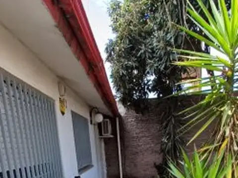 Casa 2 ambientes con 1 baño