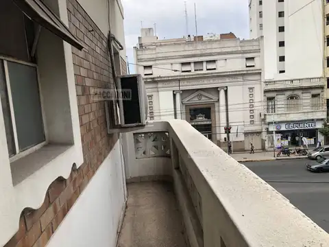 Oficina 4 ambientes con 3 baños