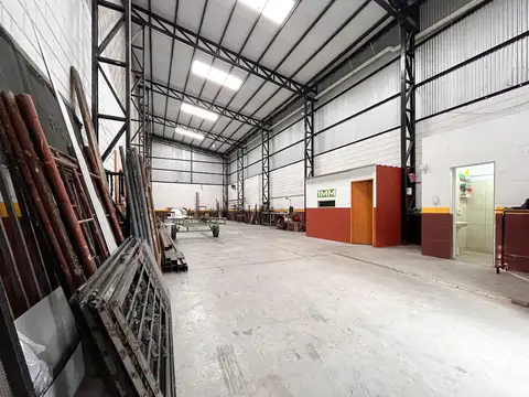 Galpon en Venta en Alberdi, USD 105.000