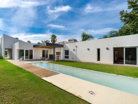 Casa en Venta en Funes, USD 460.000