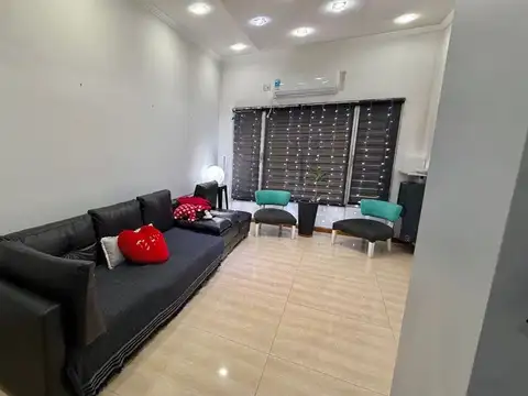 CASA 6 AMBIENTES CON PATIO EN VENTA WILDE