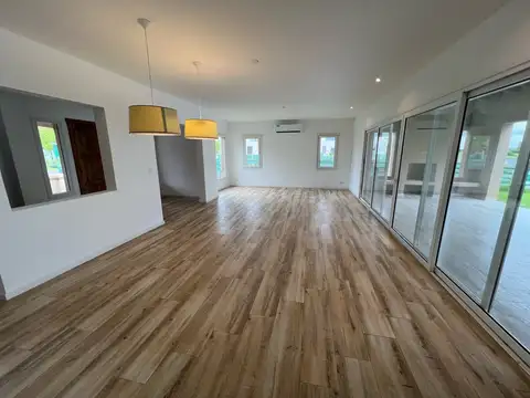 Casa en Venta en Puertos - Barrio Marinas, USD 695.000