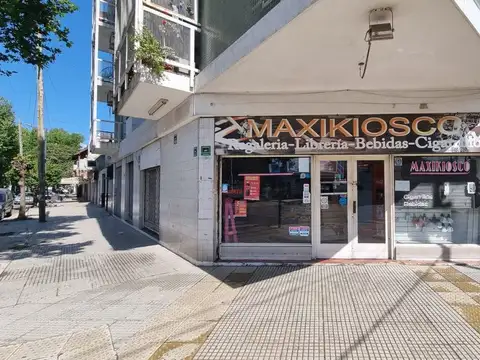 LOCAL EN VENTA EN VILLA LUGANO EN ESQUINA