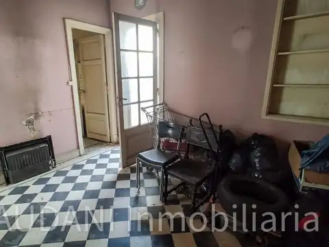 CASA a RECICLAR en Villa Devoto, lote de 8x42