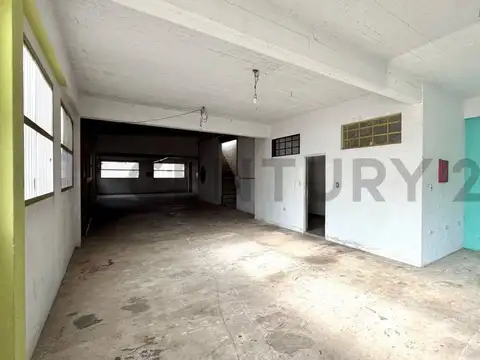 Galpon en Venta 49  mts Fondo