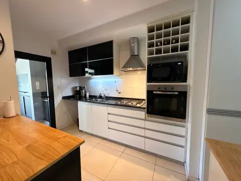 Depto Tipo Casa 5 ambientes con 2 baños