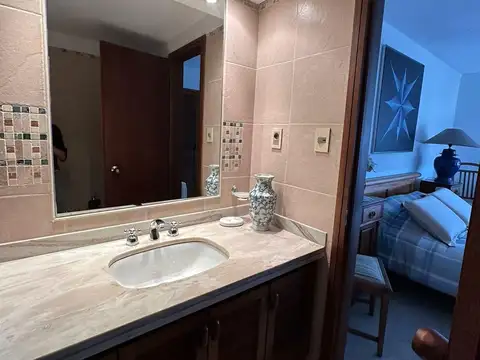 Departamento 5 ambientes con 2 baños