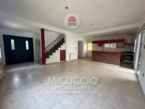 Casa en Alquiler con 1 cochera