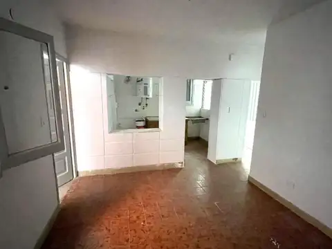 Departamento Tipo Casa al contra frente 2 amb Patio