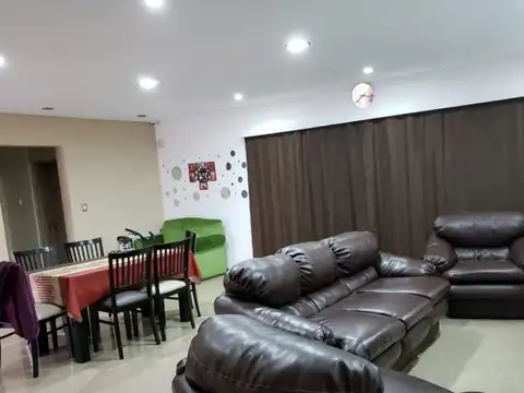 Casa venta  4 dormitorios 3 baños 1 cochera 600 mts 2 totales - Coronel Brandsen