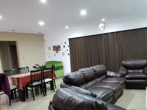 Casa venta  4 dormitorios 3 baños 1 cochera 600 mts 2 totales - Coronel Brandsen