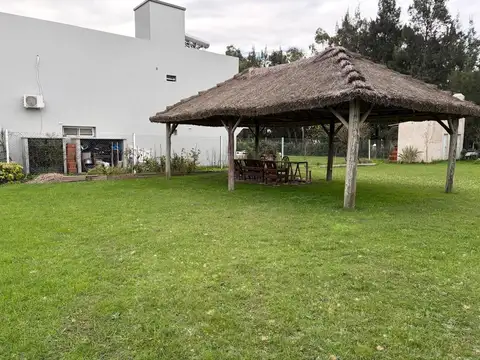 Quinta 2 dormitorios en venta La Plata con pileta