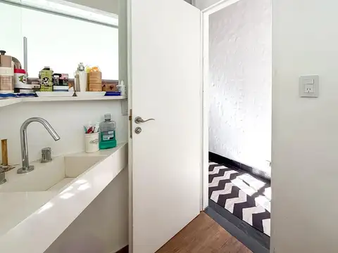 Casa 5 ambientes con 2 baños