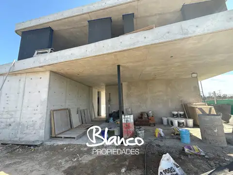Casa a la Venta en Los Cardos, Manuel Alberti, Pilar