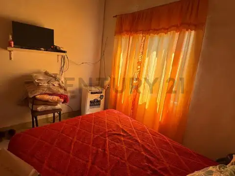 Casa 5 ambientes con 1 baño