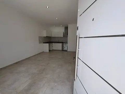 Depto Tipo Casa 2 ambientes con 1 baño