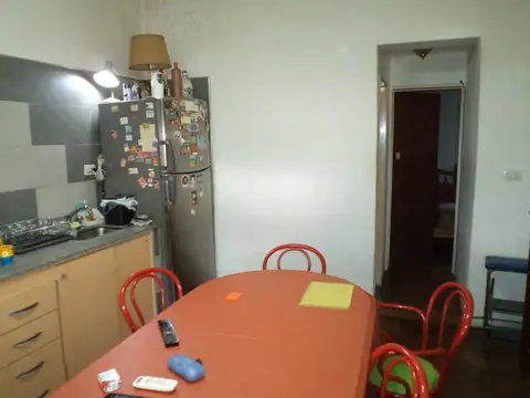 Casa 6 ambientes con 2 baños