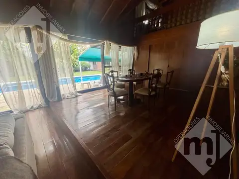 Casa en Venta con 2 cocheras