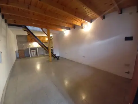 Depto Tipo Casa en Alquiler de 2 ambientes