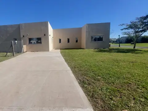 Venta Casa 4 ambientes con 189.54m2 en Barrio Santa Emilia, Pilar del Este