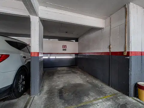 Cochera Cubierta - Recoleta - Venta