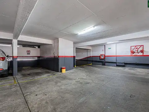 Cochera Cubierta - Recoleta - Venta