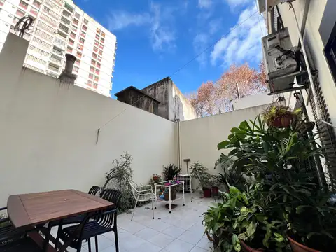 Yerbal 2100, Piso 1