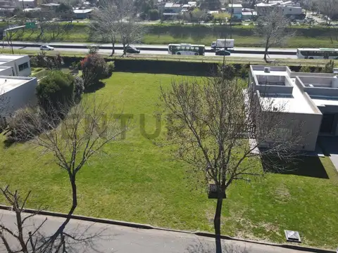 Terreno en Venta 70  mts Fondo